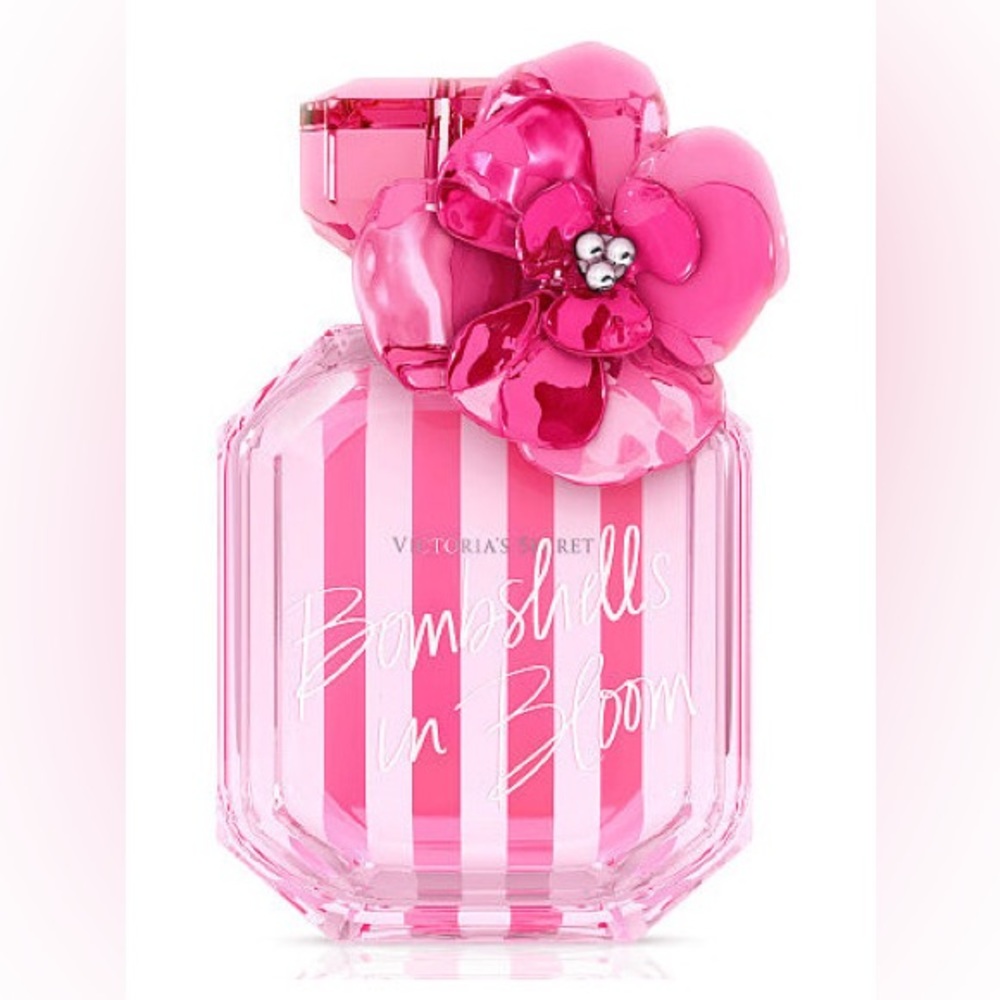 Victoria’s Secret Bombshell in bloom